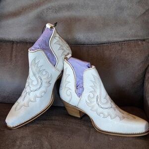 Myra Bag Cream Western Ankle Boots